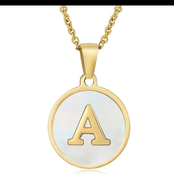 New gold plated stainless steel shell initial necklace - Picture 8 of 16